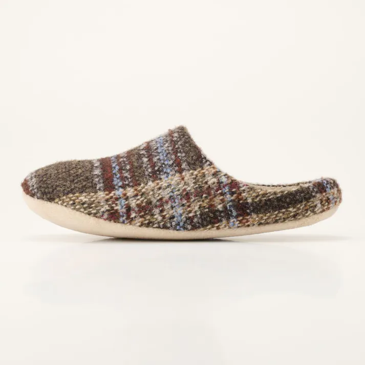 履いて歩くだけでお掃除できるルームシューズ ブラウン L