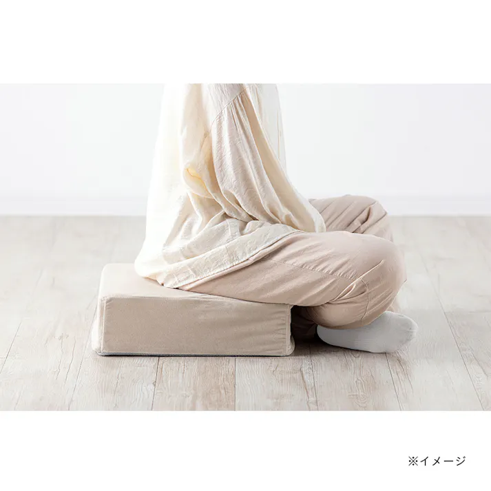 ずれにくいフロアクッション Pitapa ベージュ