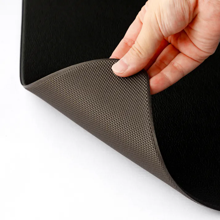 シートで拭けるトイレマット ダークブラウン