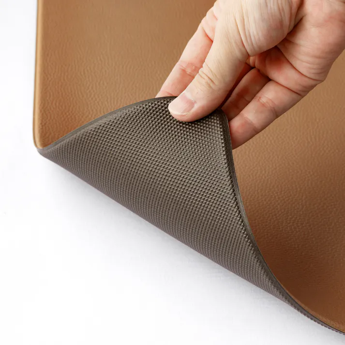 シートで拭けるトイレマット ブラウン