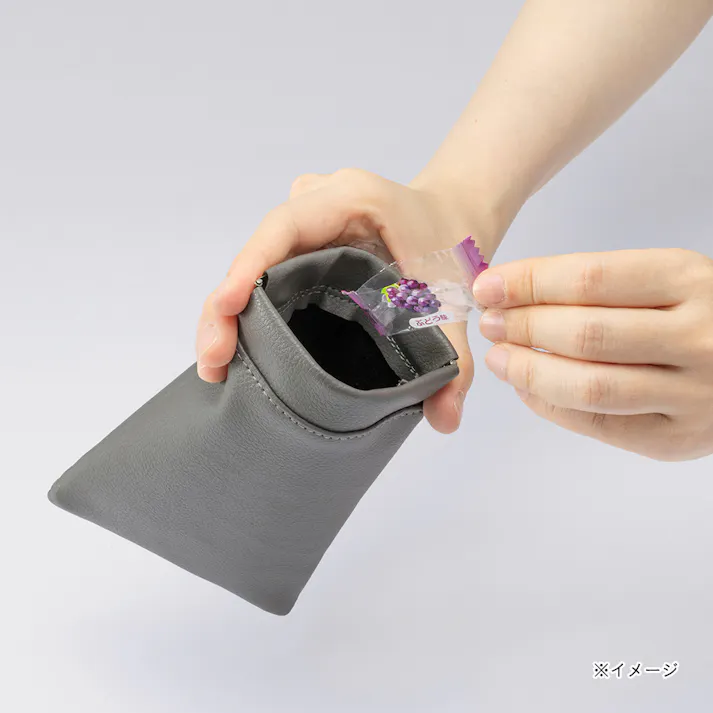 片手で開けれるばね口ポーチ チャコールグレー