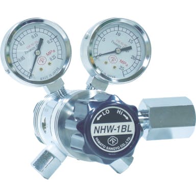 【CAINZ-DASH】ヤマト産業 ガス調整器　分析機用フィン付二段微圧調整器　ＮＨＷ－１ＢＬ　入口接続Ｗ２２－１４（右） NHW1BLTRC【別送品】