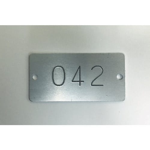 CAINZ-DASH】アイマーク 刻印用アルミプレート 20×40×0．8 2