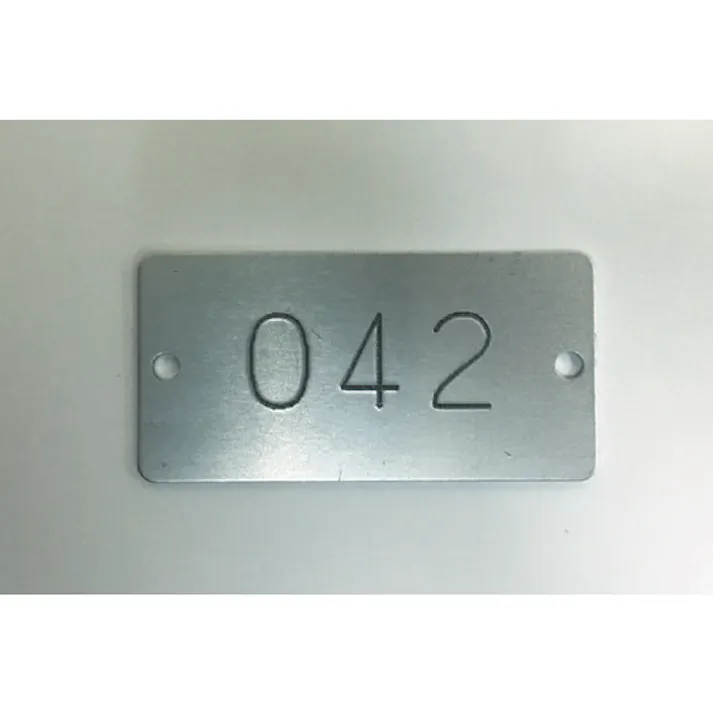 【CAINZ-DASH】アイマーク 刻印用アルミプレート 20×40×0.8 2-φ3 4-R2 10枚入 AL-204H【別送品】