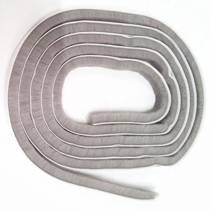 槌屋 すき間モヘヤシール グレー No.9090 幅9mm×高さ9mm×長さ2m