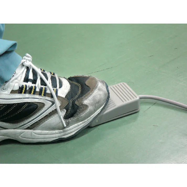 【CAINZ-DASH】大阪自動電機 フットスイッチ 機器用ミニ形 電気定格3A-125VAC OFL-V-M45【別送品】