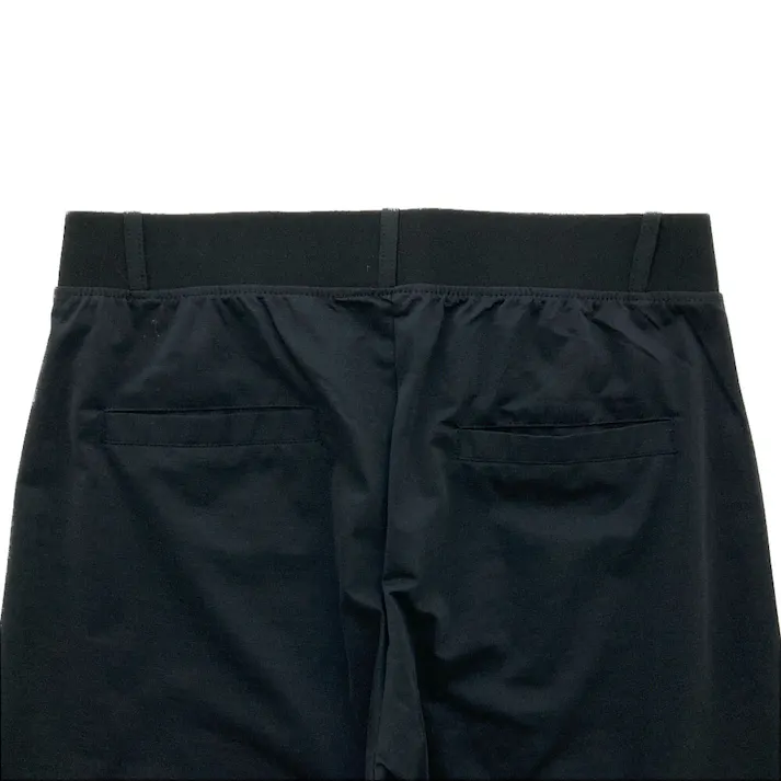 裾回りがレギンスみたいなパンツ クロ LL