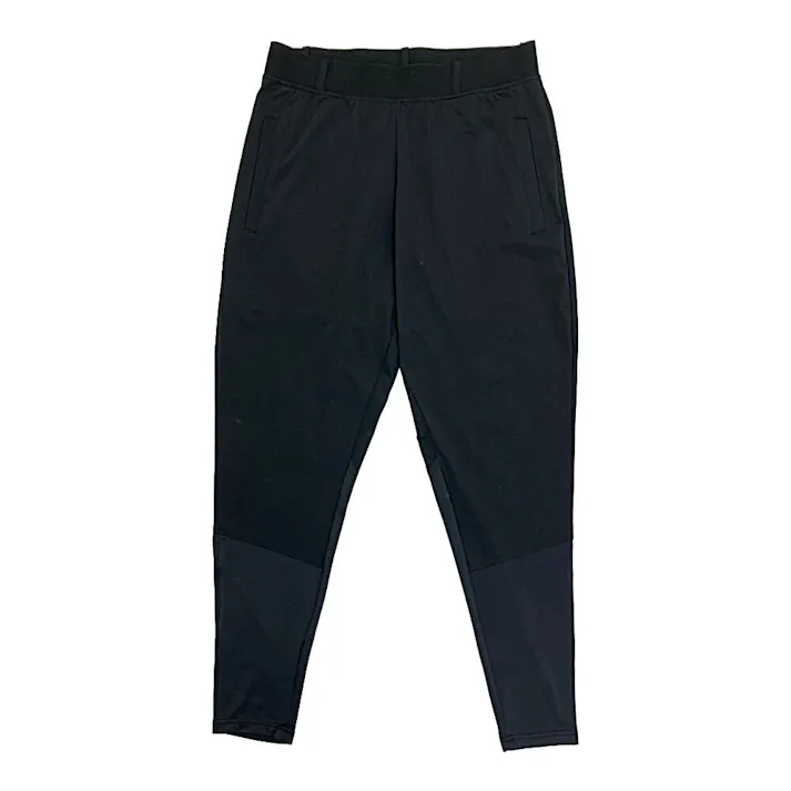 裾回りがレギンスみたいなパンツ クロ LL