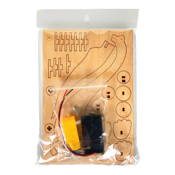 木で作る歩く恐竜 ブラキオサウルス