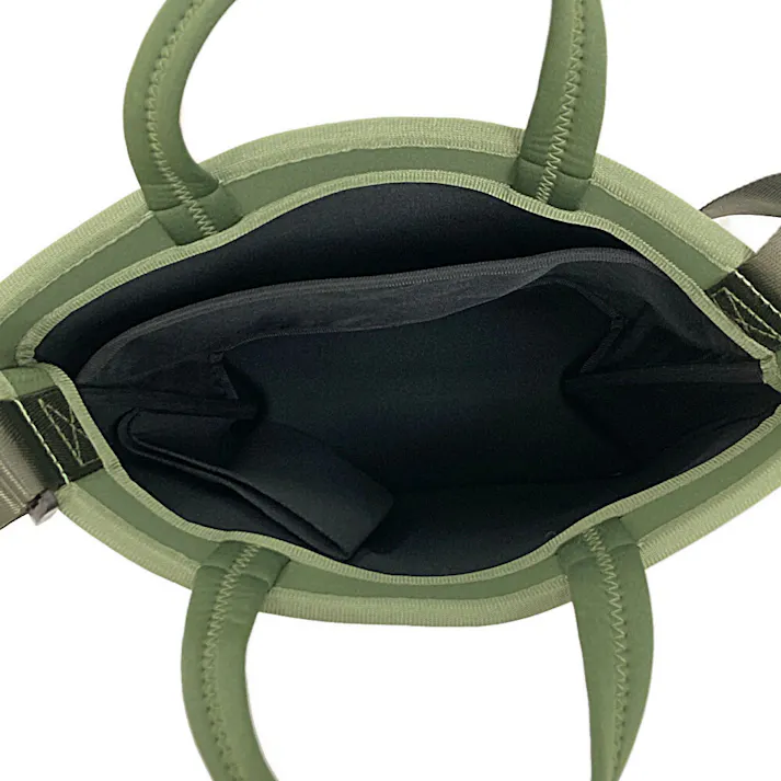 ネオプレーン調 お散歩バッグ カーキ