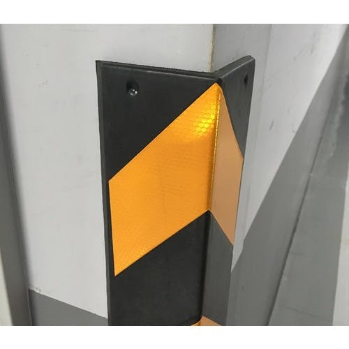 コーナーガード　新品 CAINZ-DASH】セーフラン安全用品 コーナーガードパッド 100×100