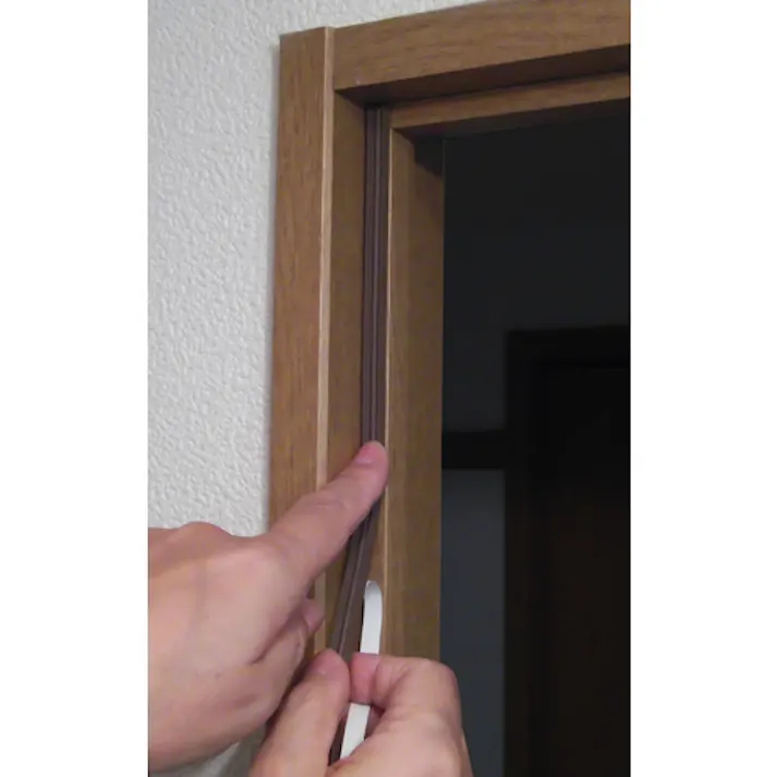 【CAINZ-DASH】槌屋 戸当りすき間テープ M型 ブラウン TSM-002【別送品】