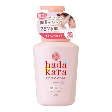 ライオン hadakara ボディソープ 泡で出てくる薬用ピュアマイルドタイプ やさしいソープの香り 本体 550ml