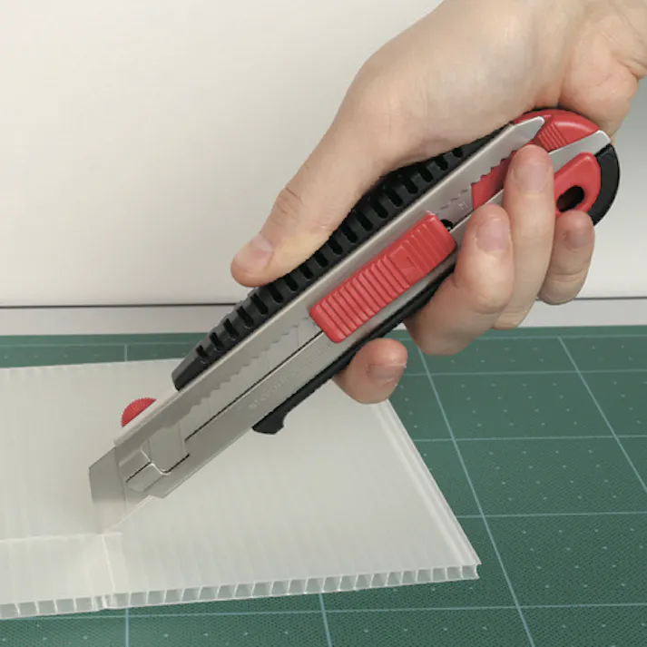 【CAINZ-DASH】エヌティー カッターナイフL型6連発 L-700RPBK【別送品】