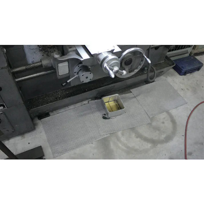 【CAINZ-DASH】テラモト 吸油シート(オイル・水両用)300×400mm (110枚入) MR-939-402-0【別送品】