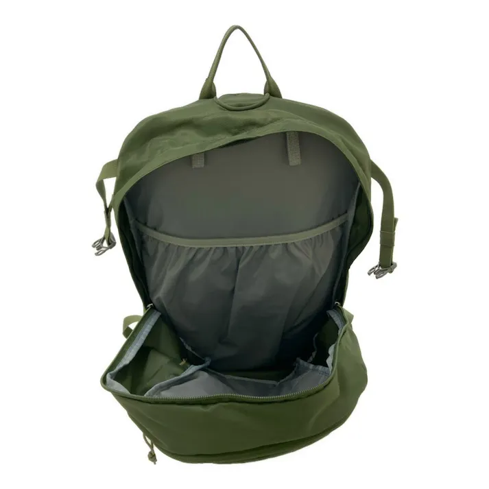 バックパック 25L グリーン TB3399-GN