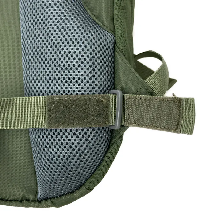 バックパック 25L グリーン TB3399-GN