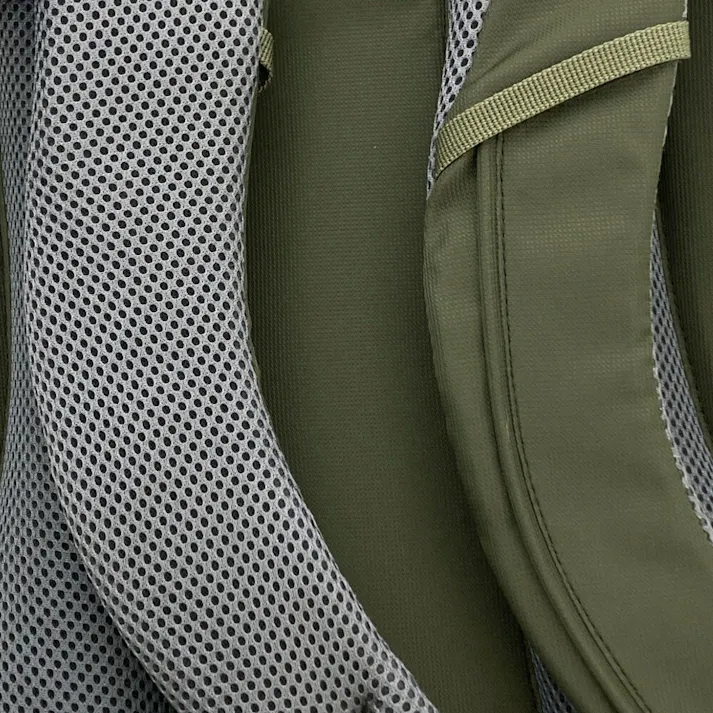 バックパック 25L グリーン TB3399-GN