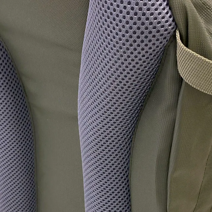 バックパック 25L グリーン TB3399-GN