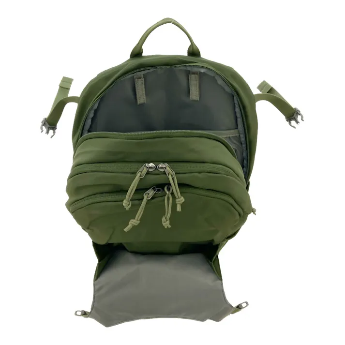 バックパック 25L グリーン TB4139-GN