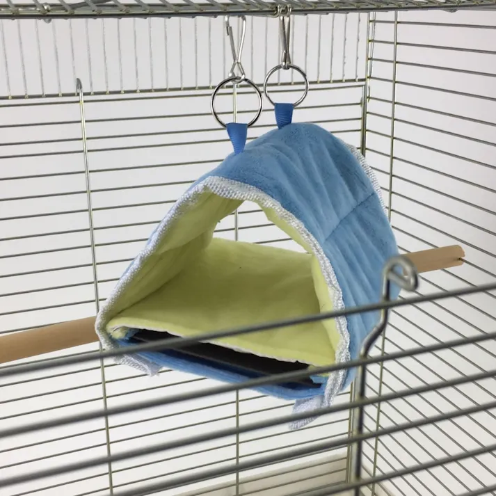 鳥たちの寝床 三角ハウス