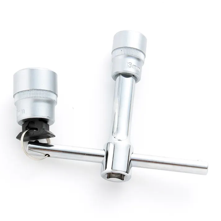 斬丸 摩耗したボルトをはずせるレンチ13・17mm