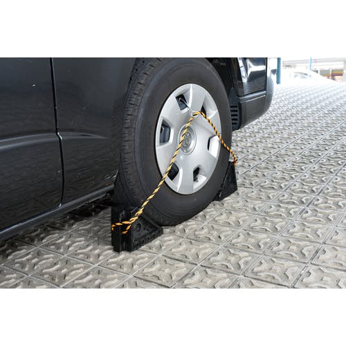 CAINZ-DASH】日本緑十字社 タイヤストッパー 乗用車用（4t車迄） 2