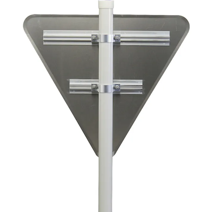 【CAINZ-DASH】日本緑十字社 道路標識(構内用) 止まれ・STOP(一時停止) 道路330-A(AL) 800mm三角 反射タイプ アルミ製 133690【別送品】