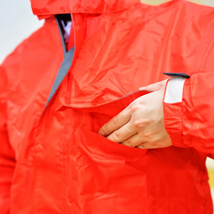 ハイブリッドレインスーツ レッド M