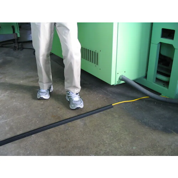 【CAINZ-DASH】大研化成工業 ケーブルプロテクタ10x1M ブラック CP-10X1M BK【別送品】