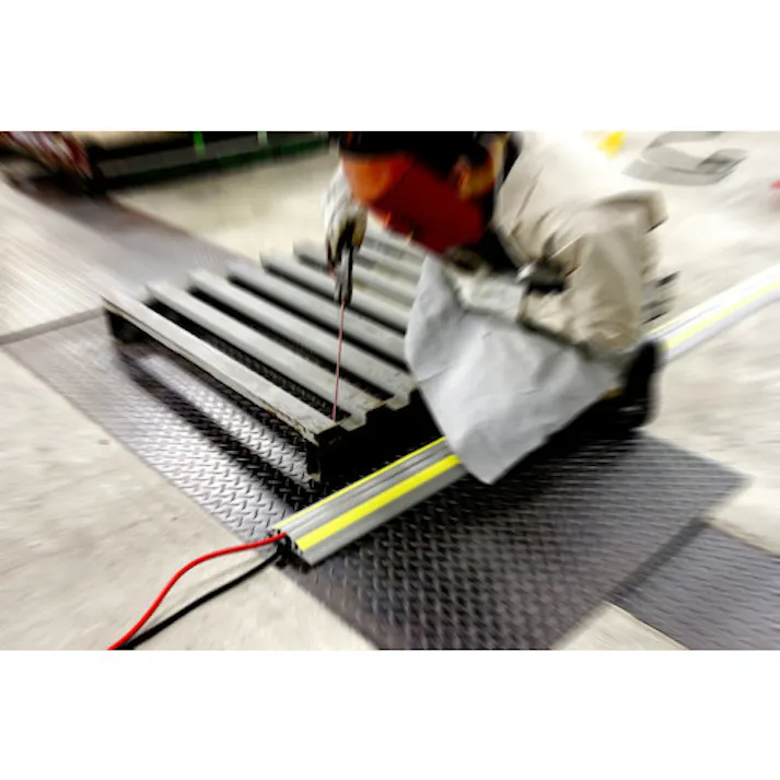 【CAINZ-DASH】大研化成工業 ケーブルプロテクタ2 30x8M グレー(黄色ライン入り) CP2-30X8MGY【別送品】