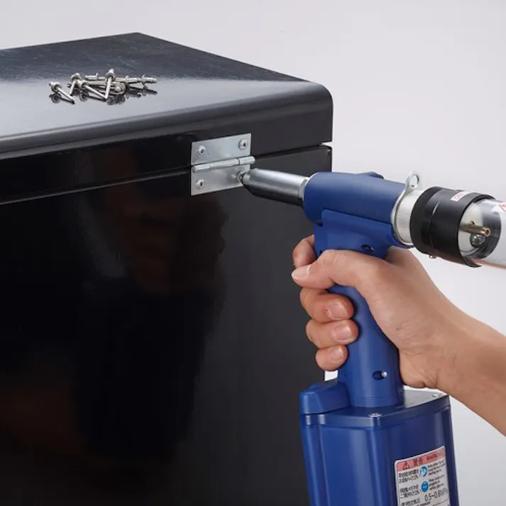 【CAINZ-DASH】ロブテックス リベッター吸引排出装置付 AR2000MV AR2000MV【別送品】