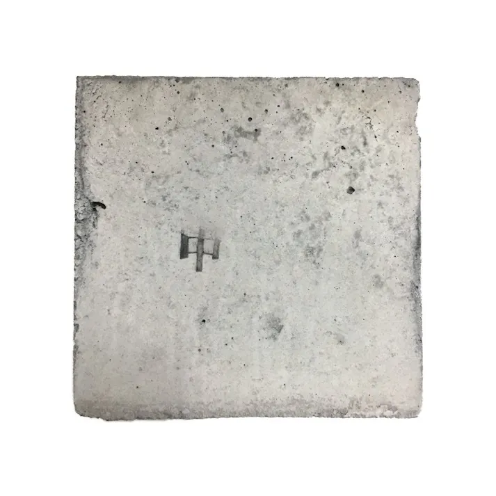 コンクリートピンコロ(中)18×18