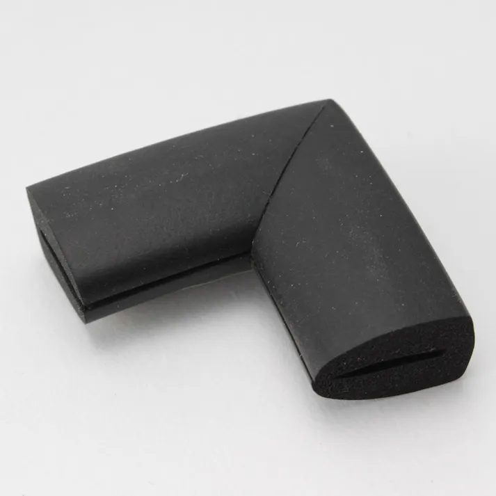 安心クッション はさみこみ型 コーナー用 内幅2mm ブラック AC-151