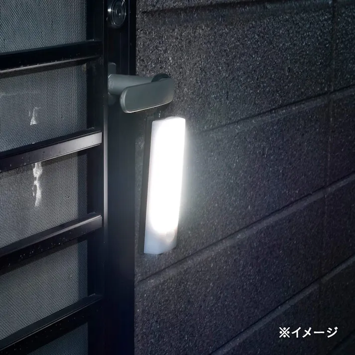LEDセンサーライト 乾電池式 フック型 LS-B60JF-4 60ルーメン 防犯 人感センサー 光センサー 自宅内玄関・廊下・階段・物置向け