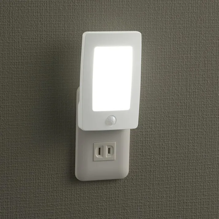 LEDナイトライト 明暗・人感センサー 薄型 白色 NIT-ALA6JL2-WN 約50ルーメン 防犯 明暗・人感センサー コンセント差し込み簡単設置