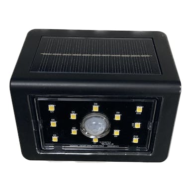 オーム電機 LEDソーラーウォールライト ブラック 400lm LT-SSLS40DW2L