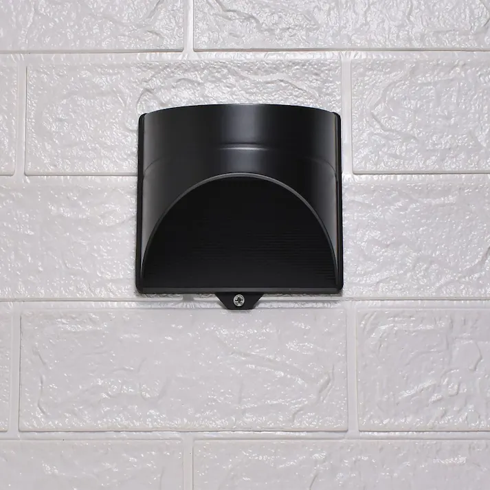 明暗センサーソーラーライト LT-SLS3DK