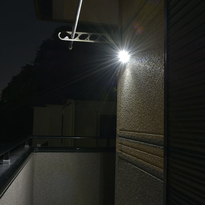オーム電機 LEDソーラーライト ブラック 100lm