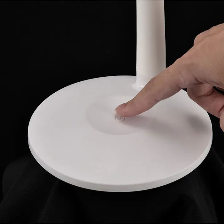 エルズームLEDスタンド DS-L24ZS-W