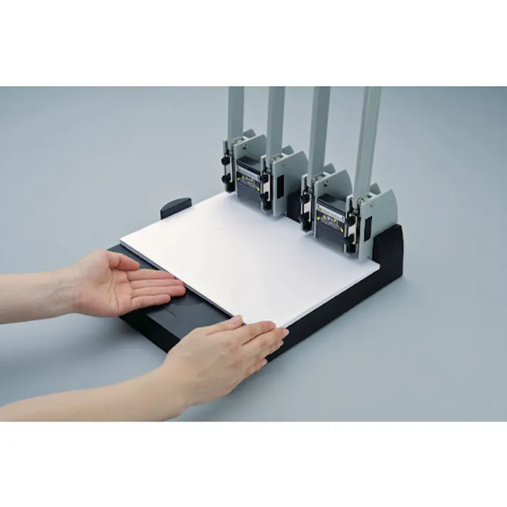 【CAINZ-DASH】カール事務器 4穴強力パンチ No.124N 穿孔枚数165枚 NO.124N【別送品】