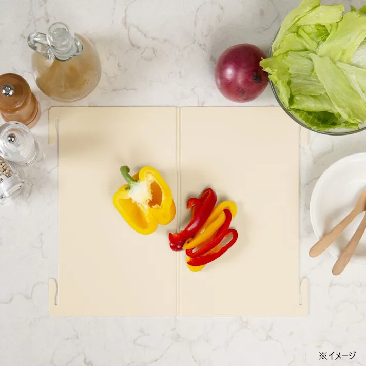 まな板シートを挟めるまな板 ベージュ