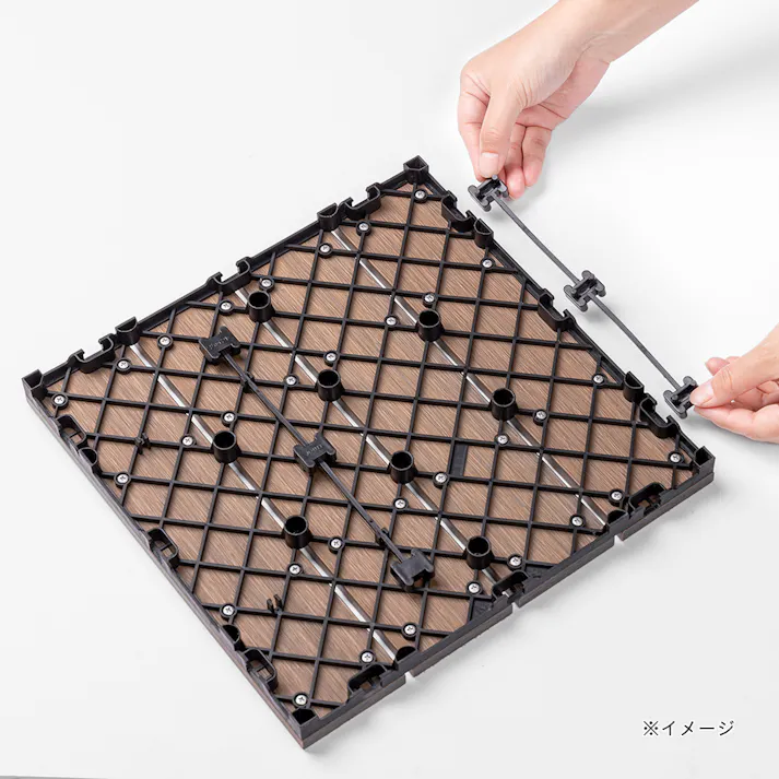 敷くだけデッキ人工木 ウォールナット