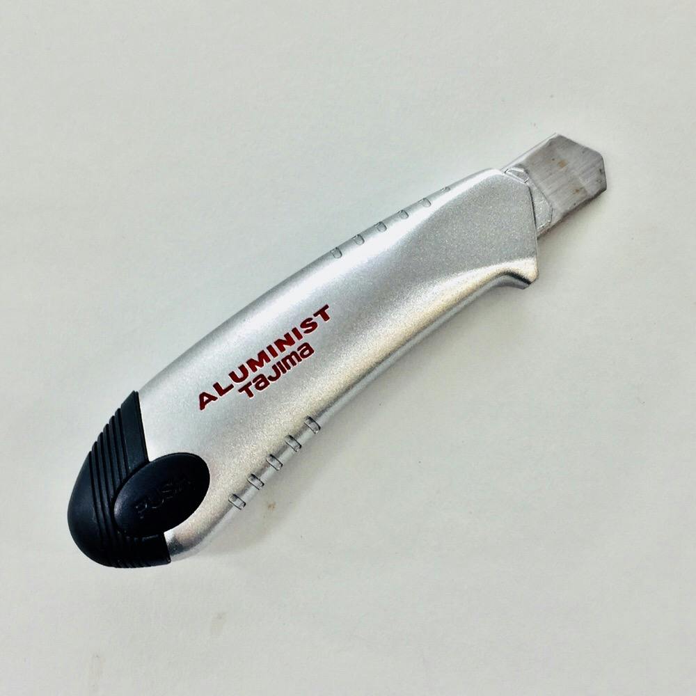 タジマ TAJIMA TJMデザイン カッターナイフ アルミニスト ネジプロL