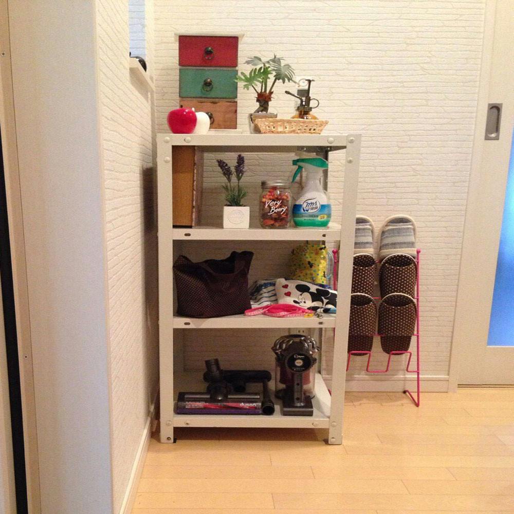 美品　白井産業 チャモス 円形ラック 二段 日本製　ホワイト 白井産業 チャモス 円形ラック 二段 日本製 ラック 扉付き 2段