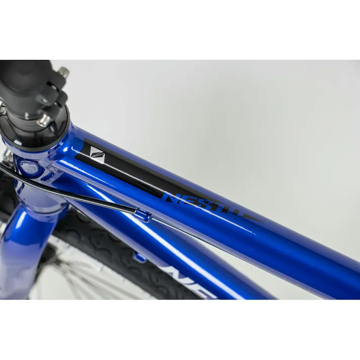 【自転車】26年モデル NESTO クロスバイク バカンゼ2G VACANZE 2 440mm 700C 外装7段 ダークブルー