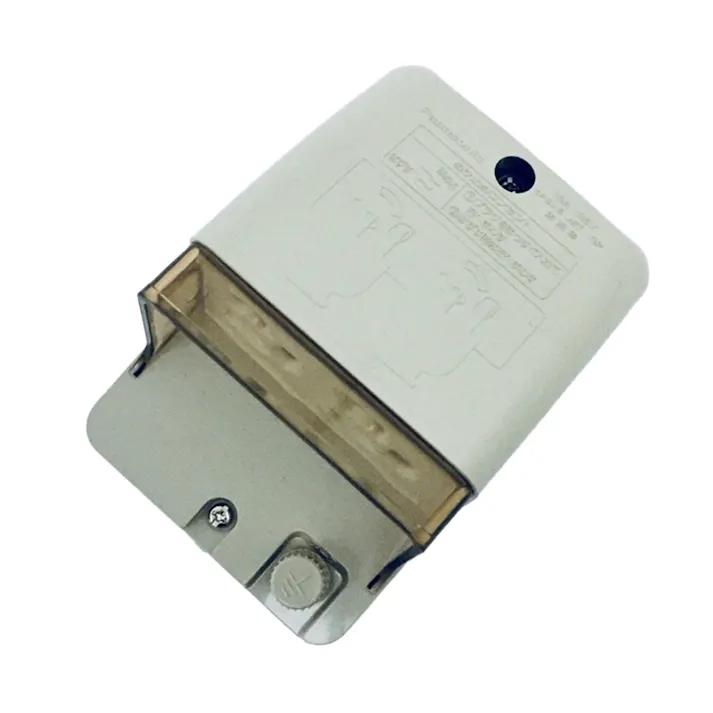 パナソニック フル接地防水ダブルコンセント 抜け止め式・アースターミナル付 ミルキーホワイト WK4105