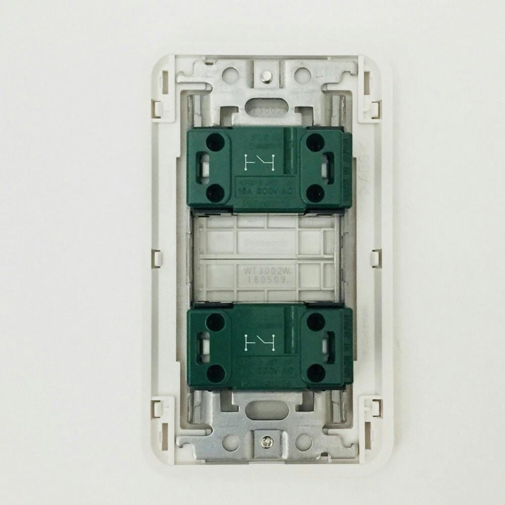 (未使用･未開封品)　パナソニック 埋込ダブルスイッチB(片切) ホワイト パック商品 WTP50012WP og8985z Panasonic パナソニック コスモシリーズワイド21配線器具・電材