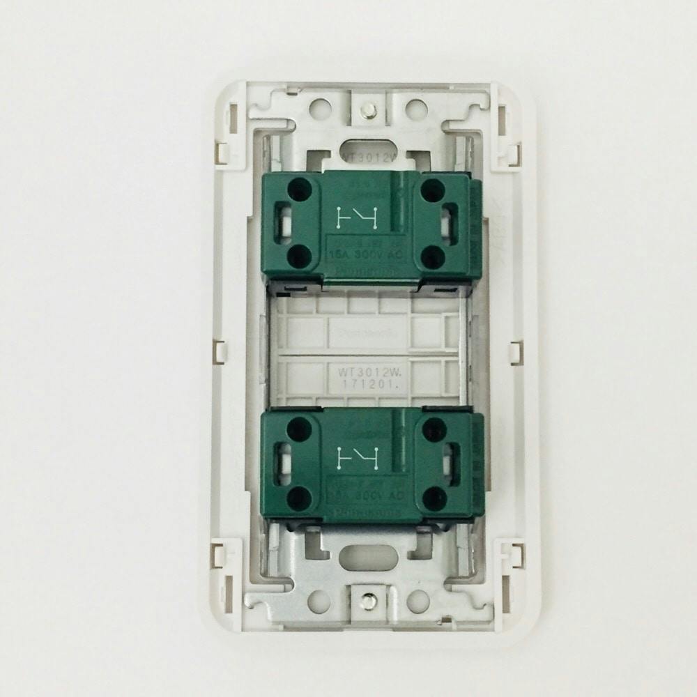 パナソニック コスモシリーズワイド21 埋込ネームダブルスイッチ