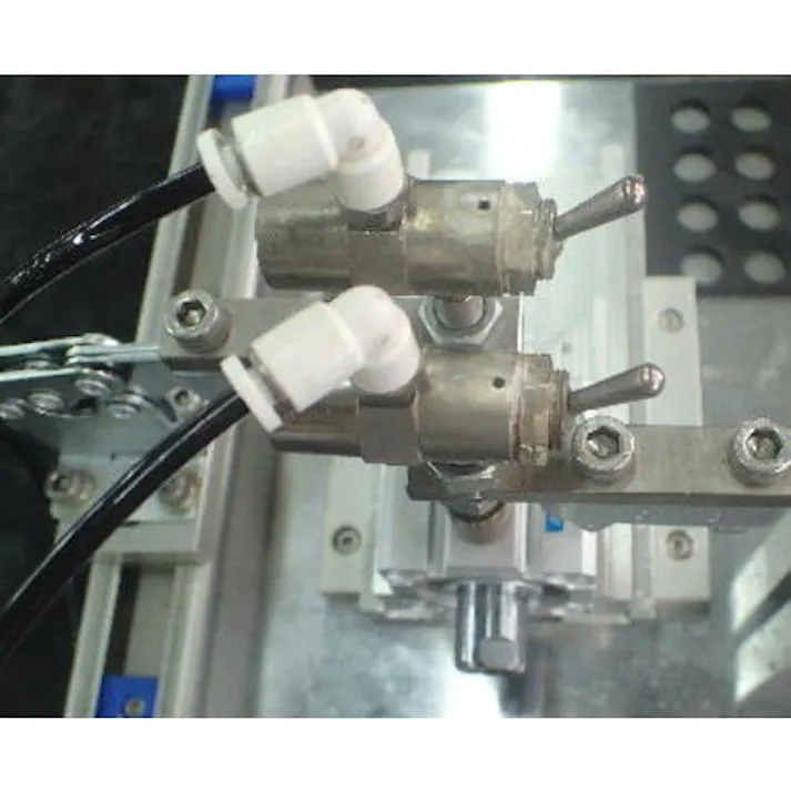 【CAINZ-DASH】トラスコ中山 4方向小型切替バルブ 4ポート M5 トグルレバータイプ TSV-41T-M5【別送品】